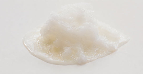 Coconut oil on your skin: what works, what doesn't, and for whom it makes sense