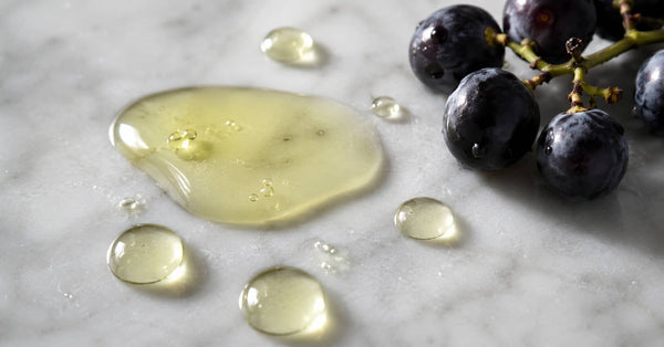 Grapeseed Oil: properties, uses, and for which skin types it works